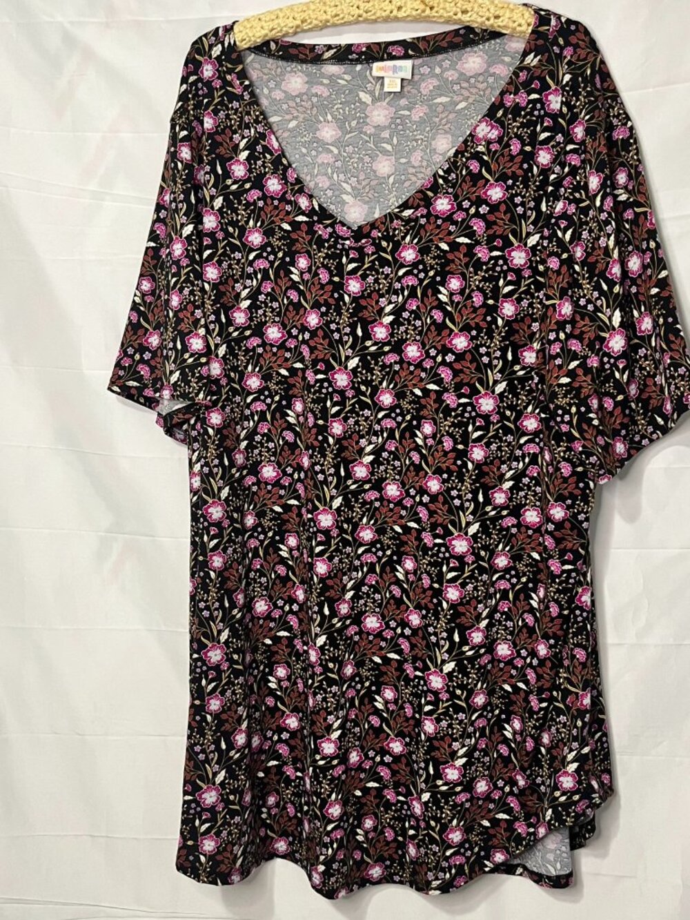 LuLaRoe Iris Black Burgundy Red Gold Floral Tunic Top V Neck 3XL